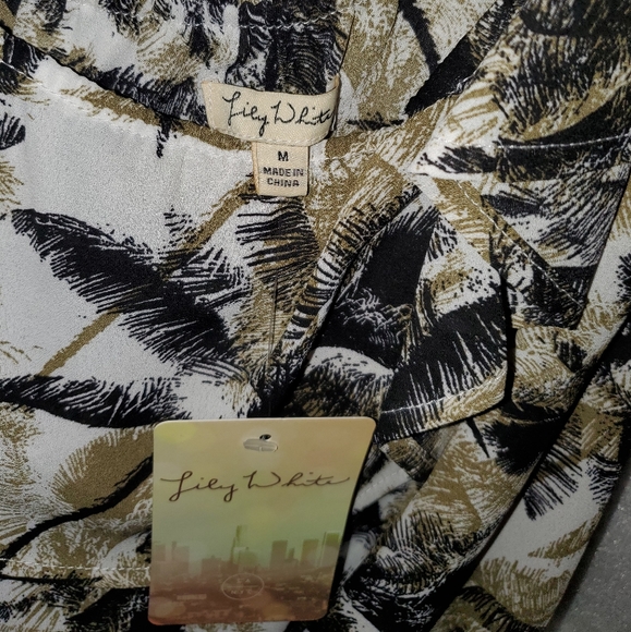 Beautiful top! - Picture 2 of 5